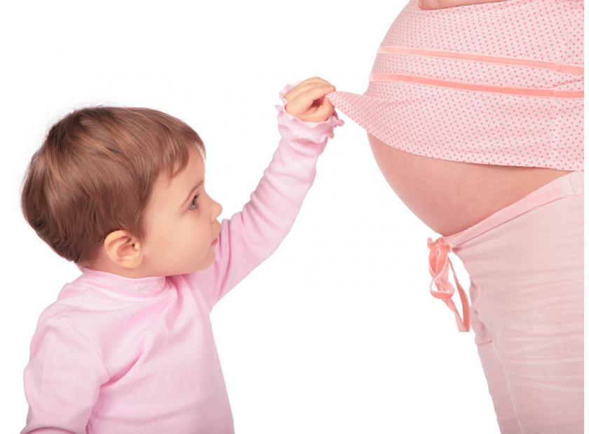 Phụ nữ đang mang thai và trẻ em đang trong độ tuổi phát triển cần bổ sung sắt và canxi 